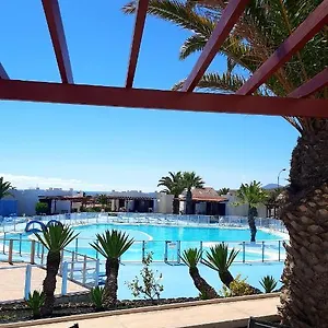 sun-beach-caleta-24.hotelsfuerteventura.org/
